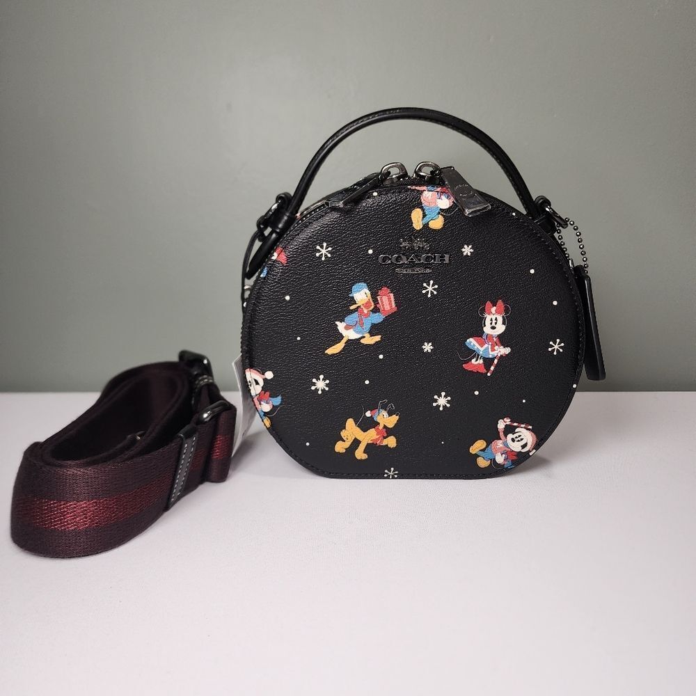 Coach CM846 Disney X Coach Canteen Crossbody Holiday Print